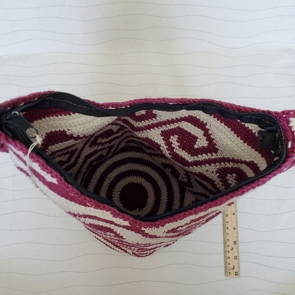 Crocheted Crossbody Shoulder Bucket Bag Maroon Cream Hobo Hippie Boho Handmade - Picture 9 of 10